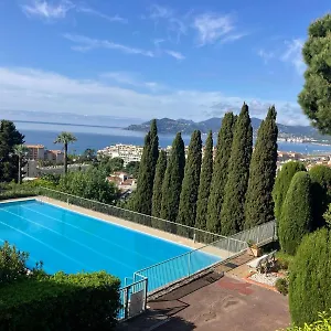 Appartement Calme Et Elegant Avec Vue, Cannes